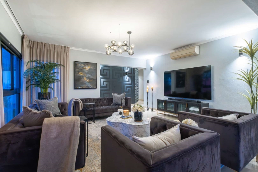 7 Bedroom Property for Sale in Oranjezicht Western Cape
